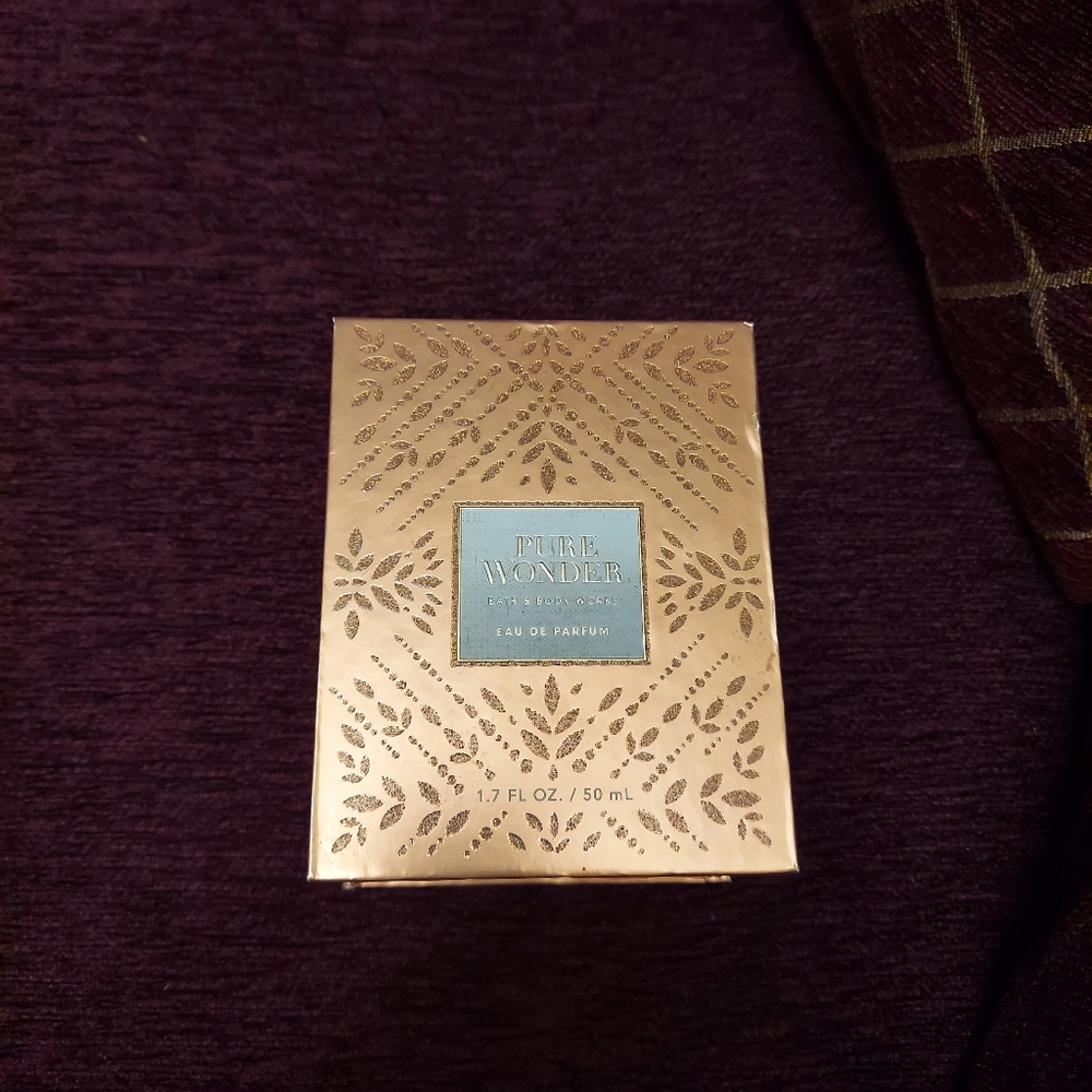 Pure wonder perfume by bath and body works